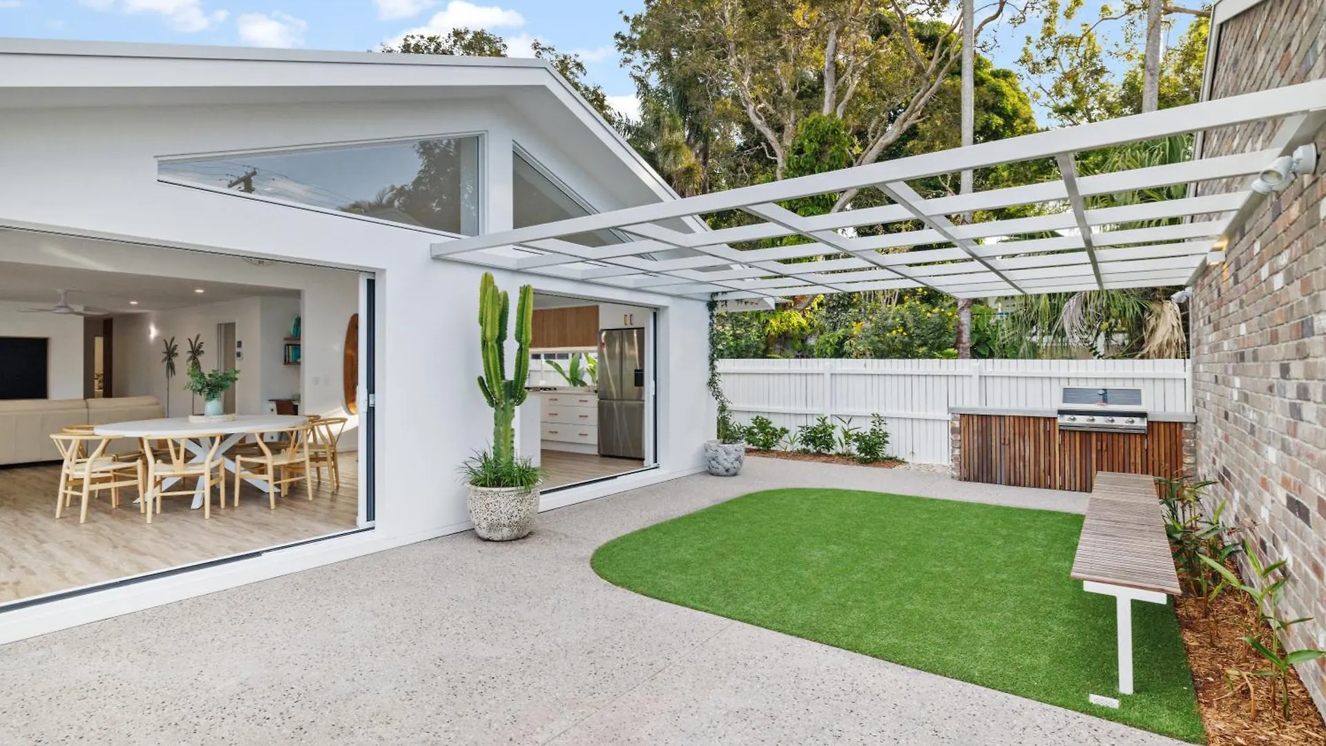 Holiday home Brand New Coastal Oasis - Family & Pet Friendly. Villa Coolum Beach Australia